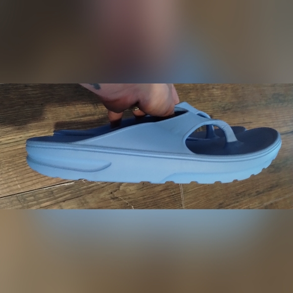 My Pillow women's sandals NEW NO BOX - Picture 2 of 4